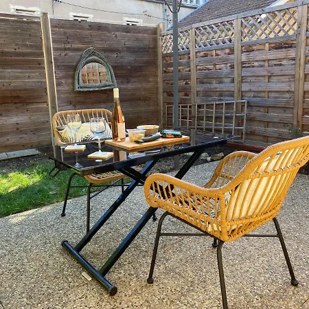 Apartment -La Chouette Terrasse- Centre Ville, Parking Dijon