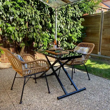 -La Chouette Terrasse- Centre Ville, Parking Dijon